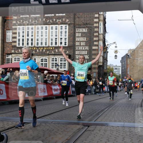 05.10.2025 - 20. swb-Marathon Bremen Yannick Fuchs http://msf.ph/oto/9254372 05.10.2025 10:54:51 Ziel 8326, 9282, 9295, 9591, 9754, 9776, 10007, 10174, 11321, 11694 meine-sportfotos.de