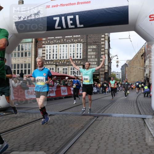 05.10.2025 - 20. swb-Marathon Bremen Yannick Fuchs http://msf.ph/oto/9254381 05.10.2025 10:54:52 Ziel 8326, 9282, 9295, 9591, 9754, 9776, 10007, 10174, 11276, 11321 meine-sportfotos.de