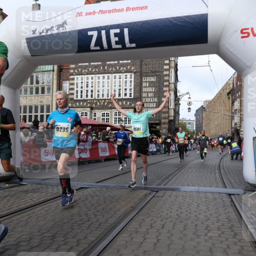 05.10.2025 - 20. swb-Marathon Bremen Yannick Fuchs http://msf.ph/oto/9254388 05.10.2025 10:54:52 Ziel 8326, 9282, 9295, 9591, 9754, 9776, 10007, 10174, 11276, 11321 meine-sportfotos.de