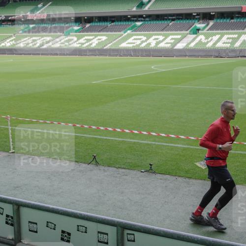 05.10.2025 - 20. swb-Marathon Bremen Michael Burmester http://msf.ph/oto/9254411 05.10.2025 10:42:47 Laufen im Stadion 8225, 8865, 9185, 9212, 9276, 9288, 9410, 9476, 9481, 9493, 9519, 9526, 9557, 9648, 9664, 9675, 9680, 9726, 9734, 9736, 9760, 9784, 9798, 9806, 9815, 9822, 9823, 9826, 9861, 9912, 9945, 9972, 9999, 10031, 10074, 10082, 10087, 10146, 10239, 10245, 10264, 10316, 10365, 10366, 10396, 10412, 10415, 10417, 10463, 10684, 10824, 10860, 10861, 10943, 10962, 11030, 11073, 11083, 11112, 11126, 11142, 11157, 11170, 11172, 11206, 11215, 11240, 11395, 11634, 9836, 9837, 10333 meine-sportfotos.de