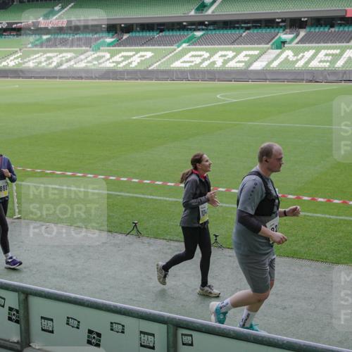 05.10.2025 - 20. swb-Marathon Bremen Michael Burmester http://msf.ph/oto/9254434 05.10.2025 10:42:50 Laufen im Stadion 8225, 8865, 9185, 9212, 9276, 9288, 9410, 9476, 9481, 9493, 9519, 9526, 9557, 9648, 9664, 9675, 9680, 9726, 9731, 9732, 9734, 9736, 9760, 9784, 9798, 9806, 9815, 9822, 9823, 9826, 9861, 9912, 9945, 9972, 9999, 10031, 10074, 10082, 10087, 10146, 10239, 10245, 10264, 10316, 10365, 10366, 10396, 10412, 10415, 10417, 10433, 10463, 10684, 10824, 10860, 10861, 10962, 10969, 11030, 11073, 11083, 11112, 11126, 11142, 11157, 11161, 11170, 11172, 11206, 11215, 11240, 11242 meine-sportfotos.de