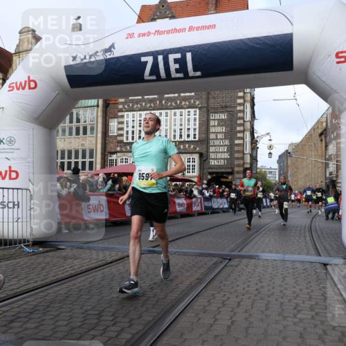05.10.2025 - 20. swb-Marathon Bremen Yannick Fuchs http://msf.ph/oto/9254443 05.10.2025 10:54:53 Ziel 8326, 9282, 9295, 9436, 9591, 9754, 9776, 10007, 10487, 10770, 11163, 11276 meine-sportfotos.de