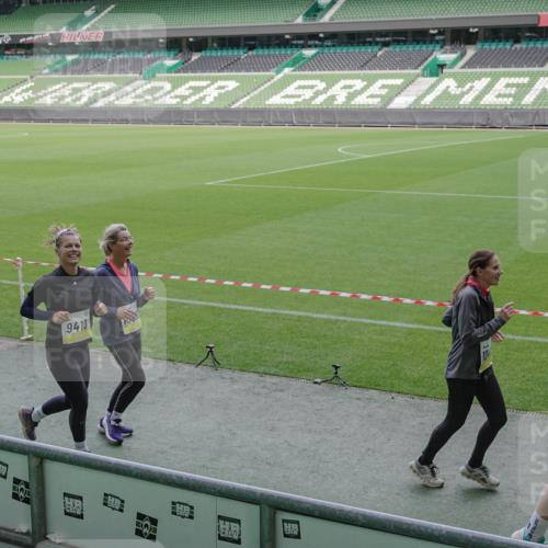 05.10.2025 - 20. swb-Marathon Bremen Michael Burmester http://msf.ph/oto/9254460 05.10.2025 10:42:50 Laufen im Stadion 8225, 8865, 9185, 9212, 9276, 9288, 9410, 9476, 9481, 9493, 9519, 9526, 9557, 9648, 9664, 9675, 9680, 9726, 9731, 9732, 9734, 9736, 9760, 9784, 9798, 9806, 9815, 9822, 9823, 9826, 9861, 9912, 9945, 9972, 9999, 10031, 10074, 10082, 10087, 10146, 10239, 10245, 10264, 10316, 10365, 10366, 10396, 10412, 10415, 10417, 10433, 10463, 10684, 10824, 10860, 10861, 10962, 10969, 11030, 11073, 11083, 11112, 11126, 11142, 11157, 11161, 11170, 11172, 11206, 11215, 11240, 11242 meine-sportfotos.de