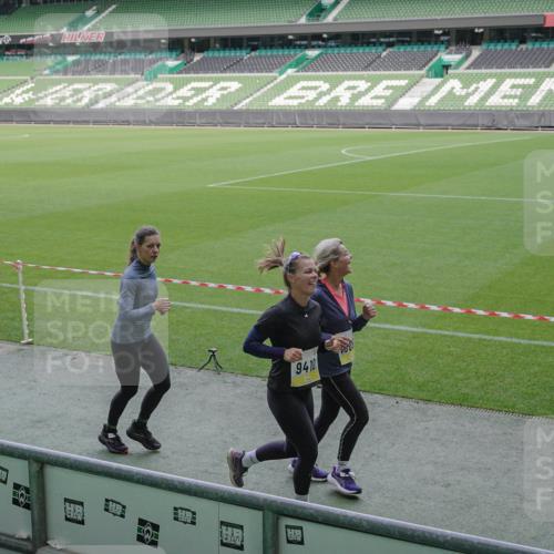 05.10.2025 - 20. swb-Marathon Bremen Michael Burmester http://msf.ph/oto/9254482 05.10.2025 10:42:51 Laufen im Stadion 8225, 9185, 9212, 9276, 9288, 9410, 9476, 9481, 9493, 9519, 9526, 9557, 9648, 9664, 9675, 9680, 9726, 9731, 9732, 9734, 9736, 9760, 9784, 9798, 9806, 9815, 9822, 9823, 9826, 9861, 9912, 9945, 9972, 9999, 10031, 10074, 10087, 10146, 10239, 10245, 10264, 10316, 10365, 10366, 10396, 10412, 10415, 10417, 10433, 10463, 10684, 10824, 10860, 10861, 10962, 10969, 11030, 11073, 11083, 11112, 11126, 11142, 11157, 11161, 11170, 11172, 11206, 11215, 11240, 11242, 9519 meine-sportfotos.de