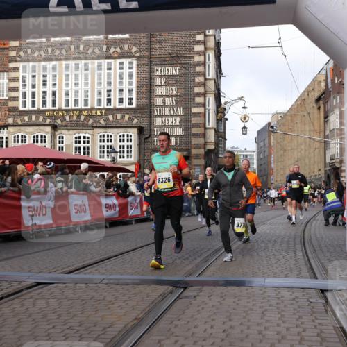 05.10.2025 - 20. swb-Marathon Bremen Yannick Fuchs http://msf.ph/oto/9254520 05.10.2025 10:54:54 Ziel 8326, 9282, 9295, 9436, 9591, 9754, 9776, 10007, 10232, 10233, 10487, 10770, 11163, 11276 meine-sportfotos.de