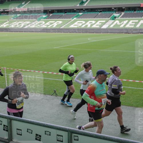 05.10.2025 - 20. swb-Marathon Bremen Michael Burmester http://msf.ph/oto/9254557 05.10.2025 10:42:54 Laufen im Stadion 8225, 9185, 9212, 9276, 9288, 9410, 9476, 9481, 9493, 9526, 9557, 9648, 9664, 9675, 9680, 9726, 9731, 9732, 9734, 9736, 9760, 9784, 9806, 9822, 9823, 9826, 9861, 9912, 9945, 9972, 9999, 10074, 10146, 10239, 10245, 10264, 10316, 10365, 10366, 10396, 10412, 10415, 10417, 10433, 10463, 10596, 10684, 10824, 10860, 10861, 10962, 10969, 11030, 11073, 11083, 11112, 11126, 11142, 11157, 11161, 11170, 11172, 11206, 11215, 11240, 11242, 11404, 11536, 9519 meine-sportfotos.de