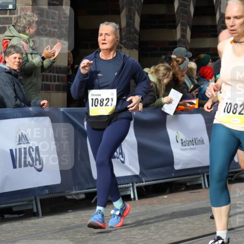 05.10.2025 - 20. swb-Marathon Bremen Strokosch-Dieckow http://msf.ph/oto/9254640 05.10.2025 11:02:20 Ziel 9748, 10093, 10130, 10194, 10821, 10829, 10982, 10983, 11386 meine-sportfotos.de