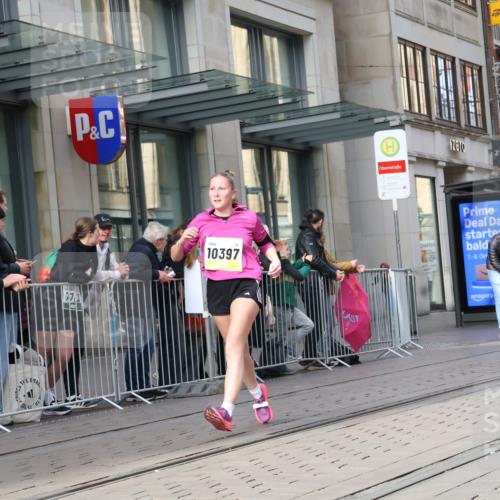 05.10.2025 - 20. swb-Marathon Bremen Strokosch-Dieckow http://msf.ph/oto/9254651 05.10.2025 10:56:37 Ziel 5172, 9188, 9231, 9314, 9451, 9669, 9797, 9937, 10069, 10105, 10145, 10397, 10845, 10867, 10924, 11168, 11274, 11426, 11435, 11566, 11675, 11734, 5172, 9188, 9231, 9314, 9451, 9669, 9797, 9937, 10069, 10105, 10145, 10397, 10845, 10867, 10924, 11168, 11274, 11426, 11435, 11566, 11675, 11734 meine-sportfotos.de