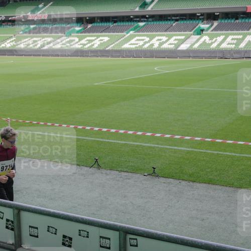 05.10.2025 - 20. swb-Marathon Bremen Michael Burmester http://msf.ph/oto/9254658 05.10.2025 10:42:56 Laufen im Stadion 8225, 9185, 9212, 9276, 9288, 9410, 9476, 9481, 9493, 9526, 9557, 9648, 9664, 9675, 9680, 9726, 9731, 9732, 9734, 9736, 9760, 9784, 9806, 9822, 9823, 9826, 9848, 9861, 9912, 9945, 9972, 9999, 10074, 10146, 10245, 10264, 10316, 10365, 10366, 10396, 10412, 10415, 10417, 10433, 10463, 10596, 10684, 10849, 10860, 10861, 10962, 10969, 11030, 11073, 11083, 11112, 11126, 11142, 11157, 11161, 11170, 11172, 11215, 11240, 11242, 11404, 11536, 9519 meine-sportfotos.de