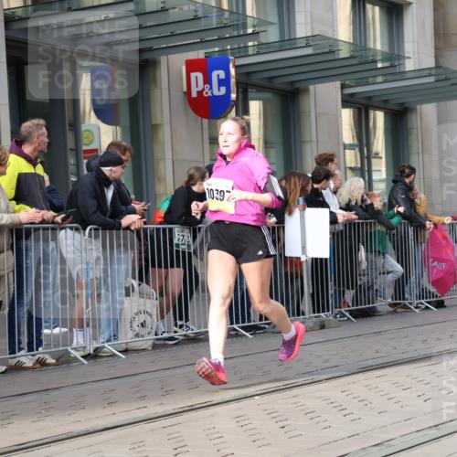 05.10.2025 - 20. swb-Marathon Bremen Strokosch-Dieckow http://msf.ph/oto/9254662 05.10.2025 10:56:37 Ziel 5172, 9188, 9231, 9314, 9451, 9669, 9797, 9937, 10069, 10105, 10145, 10397, 10845, 10867, 10924, 11168, 11274, 11426, 11435, 11566, 11675, 11734, 5172, 9188, 9231, 9314, 9451, 9669, 9797, 9937, 10069, 10105, 10145, 10397, 10845, 10867, 10924, 11168, 11274, 11426, 11435, 11566, 11675, 11734 meine-sportfotos.de