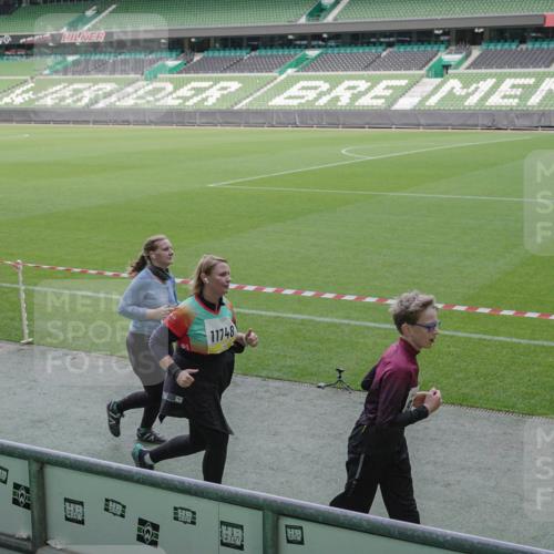 05.10.2025 - 20. swb-Marathon Bremen Michael Burmester http://msf.ph/oto/9254682 05.10.2025 10:42:57 Laufen im Stadion 8225, 9185, 9212, 9276, 9288, 9410, 9476, 9481, 9493, 9526, 9557, 9648, 9664, 9675, 9680, 9726, 9731, 9732, 9734, 9736, 9760, 9784, 9806, 9822, 9823, 9826, 9848, 9861, 9867, 9912, 9945, 9972, 9999, 10074, 10146, 10245, 10264, 10315, 10316, 10365, 10366, 10396, 10412, 10415, 10417, 10433, 10463, 10596, 10684, 10849, 10860, 10861, 10962, 10969, 11030, 11073, 11083, 11112, 11126, 11142, 11157, 11161, 11170, 11172, 11215, 11240, 11242, 11285, 11404, 11536, 9519, 9648 meine-sportfotos.de