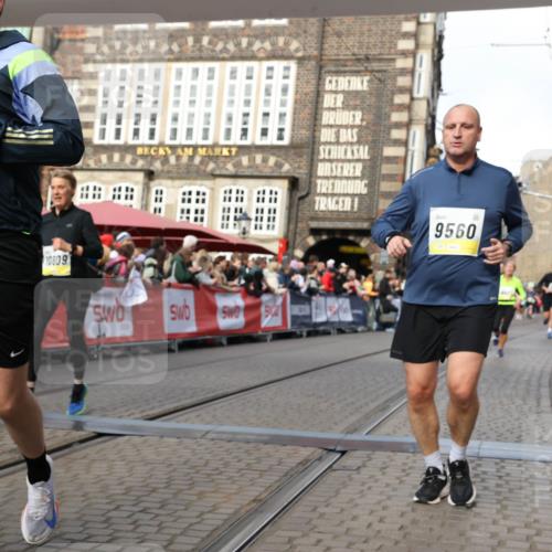 05.10.2025 - 20. swb-Marathon Bremen Yannick Fuchs http://msf.ph/oto/9254870 05.10.2025 10:54:59 Ziel 8326, 9436, 9560, 9754, 9776, 10024, 10232, 10233, 10487, 10609, 10770, 11163, 11276, 11373 meine-sportfotos.de