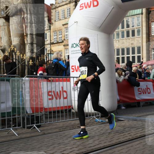 05.10.2025 - 20. swb-Marathon Bremen Yannick Fuchs http://msf.ph/oto/9254905 05.10.2025 10:55:00 Ziel 8326, 9427, 9436, 9560, 9570, 9754, 9776, 10024, 10231, 10232, 10233, 10487, 10609, 10770, 11163, 11276, 11373, 11470 meine-sportfotos.de