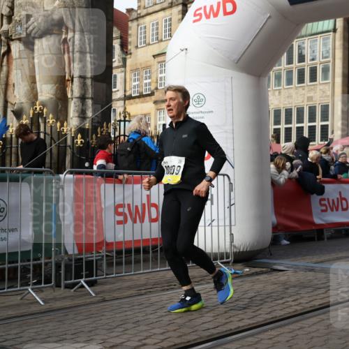 05.10.2025 - 20. swb-Marathon Bremen Yannick Fuchs http://msf.ph/oto/9254918 05.10.2025 10:55:00 Ziel 8326, 9427, 9436, 9560, 9570, 9754, 9776, 10024, 10231, 10232, 10233, 10487, 10609, 10770, 11163, 11276, 11373, 11470 meine-sportfotos.de