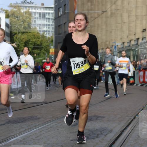 05.10.2025 - 20. swb-Marathon Bremen Strokosch-Dieckow http://msf.ph/oto/9255007 05.10.2025 11:02:30 Ziel 9468, 9647, 9707, 9802, 9839, 10033, 10595, 10598, 10615, 11110, 11160, 11537, 11538, 11711 meine-sportfotos.de
