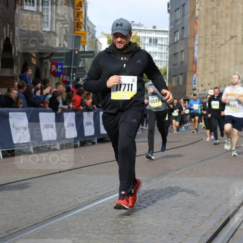 05.10.2025 - 20. swb-Marathon Bremen Strokosch-Dieckow http://msf.ph/oto/9255051 05.10.2025 11:02:33 Ziel 9468, 9647, 9802, 9839, 10033, 10595, 10598, 10615, 10825, 10826, 11110, 11160, 11537, 11538, 11711 meine-sportfotos.de