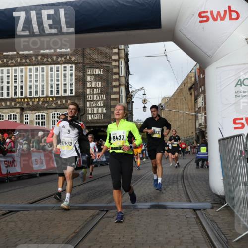 05.10.2025 - 20. swb-Marathon Bremen Yannick Fuchs http://msf.ph/oto/9255179 05.10.2025 10:55:03 Ziel 9427, 9436, 9560, 9570, 10024, 10231, 10232, 10233, 10487, 10609, 10770, 11163, 11320, 11373, 11470 meine-sportfotos.de