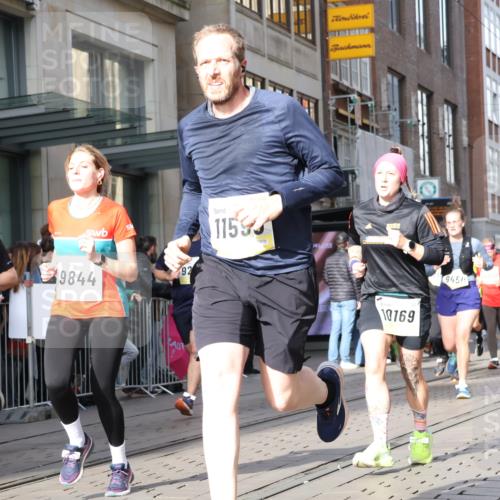 05.10.2025 - 20. swb-Marathon Bremen Strokosch-Dieckow http://msf.ph/oto/9255192 05.10.2025 10:57:02 Ziel 7101, 9000, 9215, 9260, 9292, 9450, 9489, 9550, 9577, 9625, 9844, 9904, 9914, 9947, 9962, 10139, 10169, 10281, 10293, 10367, 10545, 10645, 10657, 10739, 10917, 10950, 11015, 11138, 11202, 11360, 11434, 11596, 11606, 11686, 7101, 9000, 9215, 9260, 9292, 9450, 9489, 9550, 9577, 9625, 9844, 9904, 9914, 9947, 9962, 10139, 10169, 10281, 10293, 10367, 10545, 10645, 10657, 10739, 10917, 10950, 11015, 11138, 11202, 11434, 11596, 11606, 11686 meine-sportfotos.de