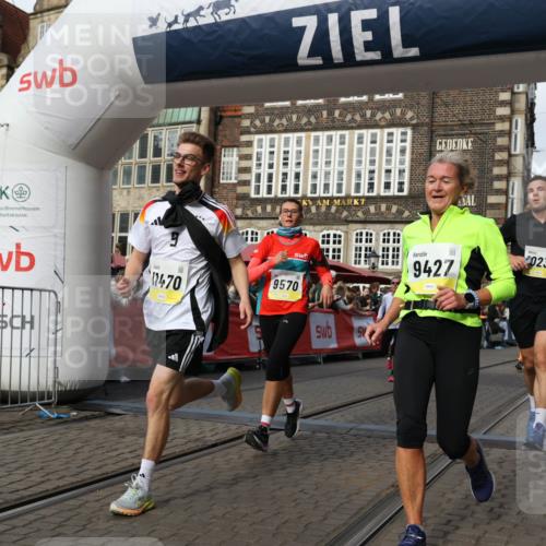 05.10.2025 - 20. swb-Marathon Bremen Yannick Fuchs http://msf.ph/oto/9255236 05.10.2025 10:55:04 Ziel 9427, 9560, 9570, 10024, 10231, 10232, 10233, 10609, 11320, 11373, 11470, 11507, 11523 meine-sportfotos.de