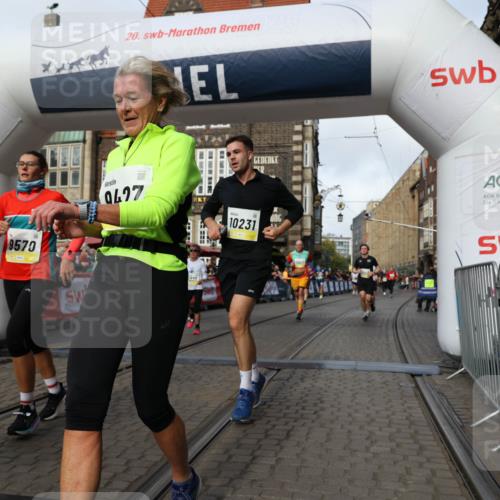 05.10.2025 - 20. swb-Marathon Bremen Yannick Fuchs http://msf.ph/oto/9255290 05.10.2025 10:55:05 Ziel 9427, 9475, 9560, 9570, 10024, 10231, 10609, 11320, 11373, 11470, 11507, 11523 meine-sportfotos.de