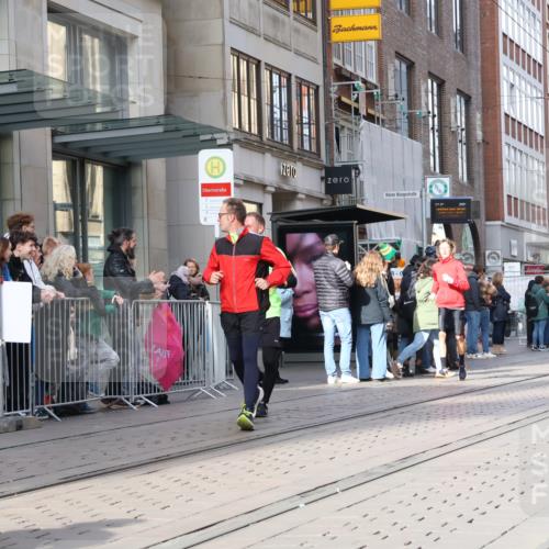 05.10.2025 - 20. swb-Marathon Bremen Strokosch-Dieckow http://msf.ph/oto/9255319 05.10.2025 10:57:10 Ziel 7101, 9000, 9215, 9260, 9292, 9309, 9372, 9450, 9550, 9585, 9625, 9747, 9844, 9904, 9914, 9943, 9947, 9962, 10139, 10169, 10225, 10250, 10281, 10329, 10367, 10555, 10645, 10657, 10694, 10739, 10754, 10950, 11015, 11352, 11360, 11583, 11606, 7101, 9000, 9215, 9260, 9292, 9309, 9372, 9450, 9550, 9585, 9625, 9747, 9844, 9904, 9914, 9943, 9947, 9962, 10139, 10169, 10225, 10250, 10281, 10329, 10367, 10555, 10645, 10657, 10694, 10739, 10754, 10950, 11015, 11606 meine-sportfotos.de