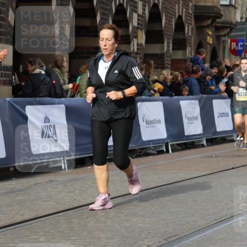 05.10.2025 - 20. swb-Marathon Bremen Strokosch-Dieckow http://msf.ph/oto/9255457 05.10.2025 11:02:41 Ziel 9331, 9360, 9516, 9841, 10129, 10510, 10530, 10803, 10804, 10825, 10826, 11024, 11193 meine-sportfotos.de