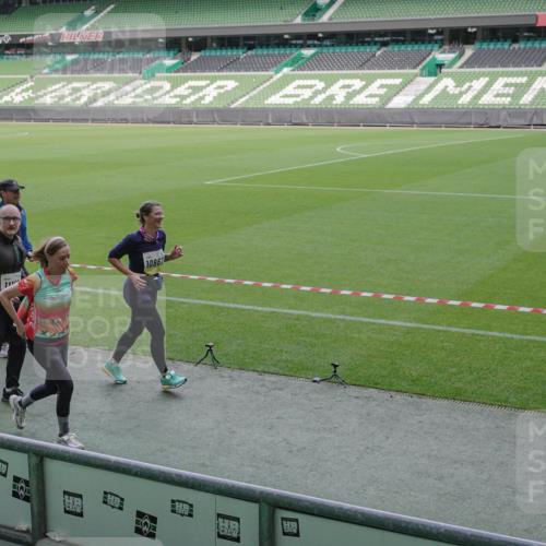 05.10.2025 - 20. swb-Marathon Bremen Michael Burmester http://msf.ph/oto/9255461 05.10.2025 10:43:25 Laufen im Stadion 9185, 9288, 9380, 9476, 9493, 9526, 9561, 9664, 9675, 9726, 9731, 9732, 9734, 9736, 9760, 9784, 9806, 9822, 9823, 9826, 9848, 9861, 9867, 9895, 9911, 9912, 9984, 10146, 10183, 10288, 10315, 10316, 10320, 10399, 10433, 10435, 10491, 10512, 10515, 10552, 10596, 10849, 10861, 10962, 10969, 11030, 11073, 11083, 11113, 11157, 11161, 11170, 11215, 11240, 11242, 11285, 11331, 11345, 11404, 11536, 8225, 9212, 9276, 9481, 9945 meine-sportfotos.de