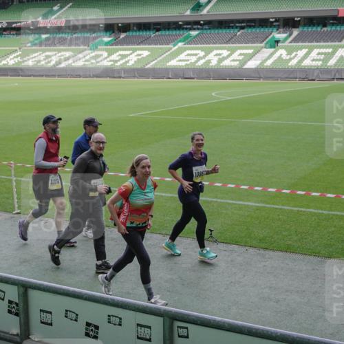 05.10.2025 - 20. swb-Marathon Bremen Michael Burmester http://msf.ph/oto/9255501 05.10.2025 10:43:26 Laufen im Stadion 9185, 9273, 9288, 9380, 9476, 9493, 9526, 9561, 9664, 9675, 9726, 9731, 9732, 9734, 9736, 9760, 9784, 9806, 9819, 9822, 9823, 9826, 9848, 9861, 9867, 9895, 9911, 9912, 9984, 10146, 10183, 10288, 10315, 10316, 10320, 10399, 10433, 10435, 10491, 10512, 10515, 10552, 10596, 10831, 10849, 10861, 10962, 10969, 11030, 11073, 11083, 11113, 11157, 11161, 11215, 11240, 11242, 11285, 11331, 11345, 11404, 11536, 8225, 9212, 9276, 9481, 9945 meine-sportfotos.de