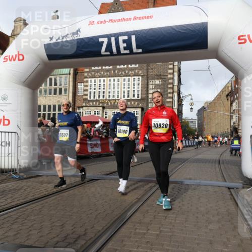 05.10.2025 - 20. swb-Marathon Bremen Yannick Fuchs http://msf.ph/oto/9255704 05.10.2025 10:55:15 Ziel 9176, 9475, 9791, 10014, 10034, 10180, 10307, 10920, 11317, 11363 meine-sportfotos.de
