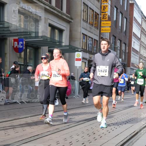05.10.2025 - 20. swb-Marathon Bremen Strokosch-Dieckow http://msf.ph/oto/9255706 05.10.2025 10:57:25 Ziel 9221, 9309, 9372, 9568, 9585, 9719, 9747, 9904, 9914, 9943, 9962, 9979, 10219, 10225, 10250, 10329, 10341, 10555, 10651, 10694, 10703, 10739, 10754, 10834, 10890, 10975, 11023, 11116, 11301, 11352, 11360, 11457, 11469, 11520, 11521, 11564, 11575, 11583, 11731, 11744, 9221, 9309, 9372, 9568, 9585, 9719, 9747, 9904, 9914, 9943, 9962, 9979, 10219, 10225, 10250, 10329, 10341, 10555, 10651, 10694, 10703, 10739, 10754, 10834, 10890, 10975, 11023 meine-sportfotos.de