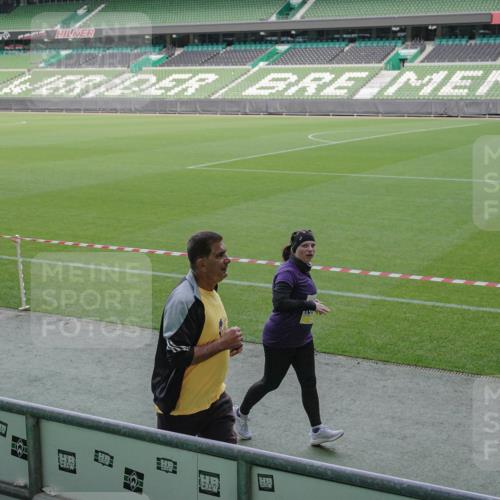 05.10.2025 - 20. swb-Marathon Bremen Michael Burmester http://msf.ph/oto/9255731 05.10.2025 10:43:33 Laufen im Stadion 9185, 9273, 9288, 9380, 9470, 9476, 9493, 9526, 9561, 9675, 9726, 9731, 9732, 9736, 9760, 9784, 9806, 9819, 9822, 9823, 9848, 9861, 9867, 9895, 9911, 9912, 9984, 10036, 10040, 10146, 10183, 10288, 10315, 10316, 10320, 10399, 10433, 10435, 10448, 10491, 10512, 10515, 10540, 10552, 10596, 10705, 10831, 10849, 10962, 10969, 11073, 11083, 11088, 11113, 11157, 11161, 11204, 11215, 11240, 11242, 11285, 11331, 11345, 11388, 11404, 11536, 11548, 8225, 9481 meine-sportfotos.de