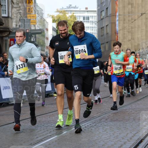 05.10.2025 - 20. swb-Marathon Bremen Strokosch-Dieckow http://msf.ph/oto/9255759 05.10.2025 11:02:46 Ziel 9331, 9360, 9516, 9846, 10129, 10207, 10530, 10734, 10803, 10804, 10940, 11024, 11087, 11193, 11504, 11576, 11667, 11668 meine-sportfotos.de