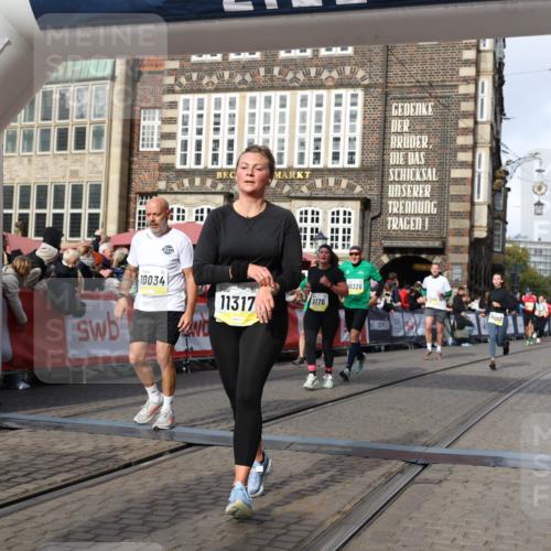 05.10.2025 - 20. swb-Marathon Bremen Yannick Fuchs http://msf.ph/oto/9255763 05.10.2025 10:55:17 Ziel 9176, 9318, 10003, 10014, 10034, 10180, 10307, 10326, 10920, 11317, 11363 meine-sportfotos.de