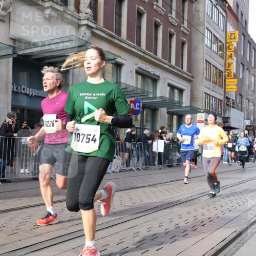 05.10.2025 - 20. swb-Marathon Bremen Strokosch-Dieckow http://msf.ph/oto/9255813 05.10.2025 10:57:28 Ziel 9221, 9309, 9372, 9568, 9585, 9719, 9747, 9943, 9979, 10219, 10225, 10250, 10329, 10341, 10555, 10577, 10651, 10694, 10703, 10754, 10834, 10890, 10975, 11023, 11116, 11301, 11352, 11457, 11469, 11520, 11521, 11564, 11575, 11583, 11663, 11731, 11744, 9221, 9309, 9372, 9568, 9585, 9719, 9747, 9943, 9979, 10219, 10225, 10250, 10329, 10341, 10555, 10577, 10651, 10694, 10703, 10754, 10834, 10890, 10975, 11023, 11663 meine-sportfotos.de