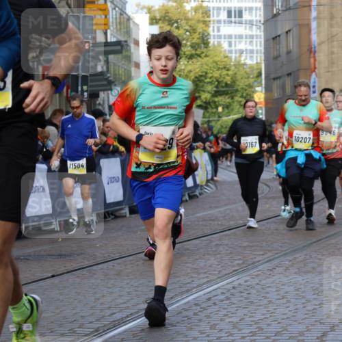 05.10.2025 - 20. swb-Marathon Bremen Strokosch-Dieckow http://msf.ph/oto/9255827 05.10.2025 11:02:48 Ziel 9331, 9360, 9516, 9644, 9846, 10129, 10167, 10207, 10530, 10656, 10734, 10803, 10804, 10940, 11087, 11193, 11312, 11504, 11576, 11667, 11668 meine-sportfotos.de