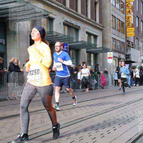 05.10.2025 - 20. swb-Marathon Bremen Strokosch-Dieckow http://msf.ph/oto/9255846 05.10.2025 10:57:29 Ziel 9221, 9309, 9372, 9568, 9585, 9719, 9943, 9979, 10219, 10225, 10250, 10329, 10341, 10555, 10577, 10651, 10694, 10703, 10754, 10793, 10834, 10890, 10975, 11023, 11116, 11301, 11352, 11457, 11469, 11520, 11521, 11564, 11575, 11583, 11663, 11731, 11744, 9221, 9309, 9372, 9568, 9585, 9719, 9943, 9979, 10219, 10225, 10250, 10329, 10341, 10555, 10577, 10651, 10694, 10703, 10754, 10793, 10834, 10890, 10975, 11023, 11663 meine-sportfotos.de