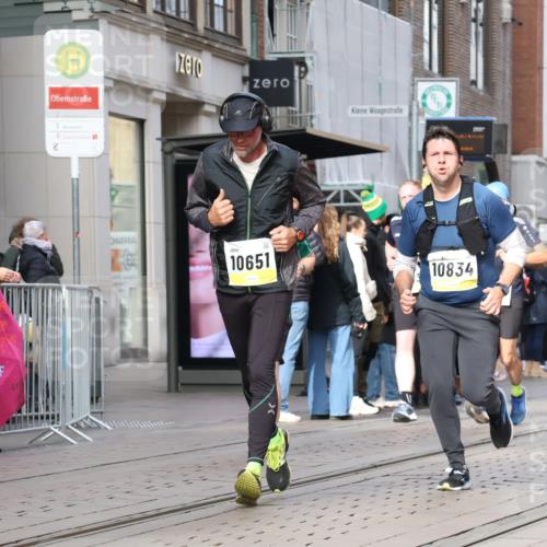 05.10.2025 - 20. swb-Marathon Bremen Strokosch-Dieckow http://msf.ph/oto/9255994 05.10.2025 10:57:34 Ziel 9221, 9372, 9568, 9576, 9582, 9585, 9719, 9872, 9943, 9979, 10127, 10219, 10225, 10250, 10329, 10341, 10395, 10459, 10555, 10577, 10651, 10703, 10793, 10834, 10890, 10975, 11023, 11058, 11116, 11301, 11457, 11469, 11520, 11521, 11564, 11575, 11601, 11663, 11731, 11744, 9221, 9372, 9568, 9576, 9582, 9585, 9719, 9872, 9943, 9979, 10127, 10219, 10225, 10250, 10329, 10341, 10395, 10459, 10555, 10577, 10651, 10703, 10793, 10834, 10890, 10975, 11023, 11058, 11601, 11663 meine-sportfotos.de