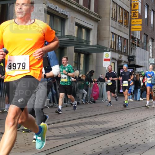 05.10.2025 - 20. swb-Marathon Bremen Strokosch-Dieckow http://msf.ph/oto/9256091 05.10.2025 10:57:37 Ziel 9221, 9568, 9576, 9582, 9634, 9719, 9872, 9979, 10127, 10219, 10341, 10377, 10395, 10459, 10577, 10620, 10651, 10703, 10793, 10834, 10890, 10975, 11023, 11058, 11116, 11301, 11457, 11469, 11564, 11575, 11601, 11663, 11731, 11744, 9221, 9568, 9576, 9582, 9634, 9719, 9872, 9979, 10127, 10219, 10341, 10377, 10395, 10459, 10577, 10620, 10651, 10703, 10793, 10834, 10890, 10975, 11023, 11058, 11601, 11663 meine-sportfotos.de