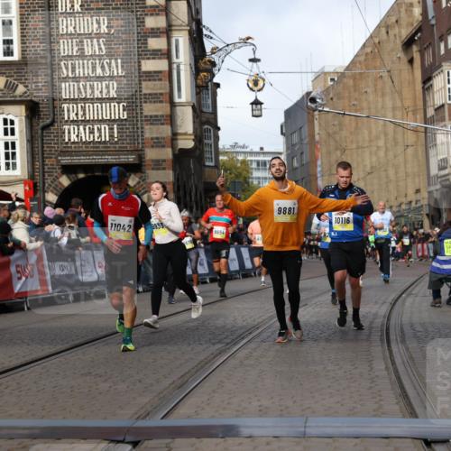 05.10.2025 - 20. swb-Marathon Bremen Yannick Fuchs http://msf.ph/oto/9256106 05.10.2025 10:55:23 Ziel 9176, 9201, 9318, 9881, 9933, 10003, 10034, 10116, 10326, 11042, 11140, 11317 meine-sportfotos.de
