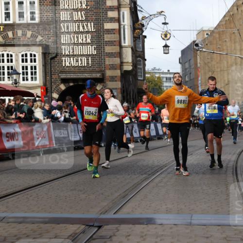 05.10.2025 - 20. swb-Marathon Bremen Yannick Fuchs http://msf.ph/oto/9256112 05.10.2025 10:55:23 Ziel 9176, 9201, 9318, 9881, 9933, 10003, 10034, 10116, 10326, 11042, 11140, 11317 meine-sportfotos.de