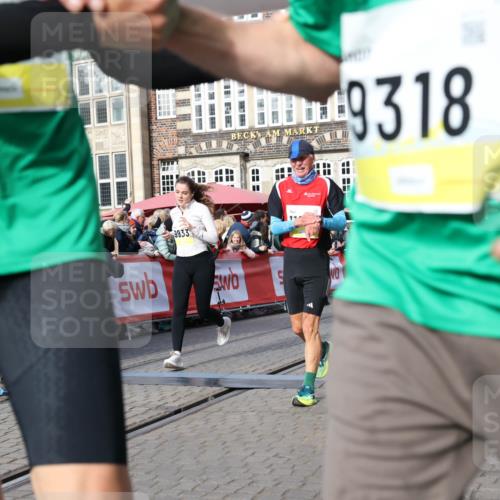 05.10.2025 - 20. swb-Marathon Bremen Yannick Fuchs http://msf.ph/oto/9256223 05.10.2025 10:55:25 Ziel 9176, 9201, 9318, 9350, 9514, 9654, 9881, 9933, 10003, 10116, 10326, 10970, 11042, 11115, 11140, 11702 meine-sportfotos.de