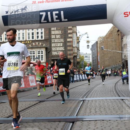 05.10.2025 - 20. swb-Marathon Bremen Yannick Fuchs http://msf.ph/oto/9256234 05.10.2025 10:46:46 Ziel 9009, 9207, 9366, 9961, 10268, 10411, 11268, 11327 meine-sportfotos.de