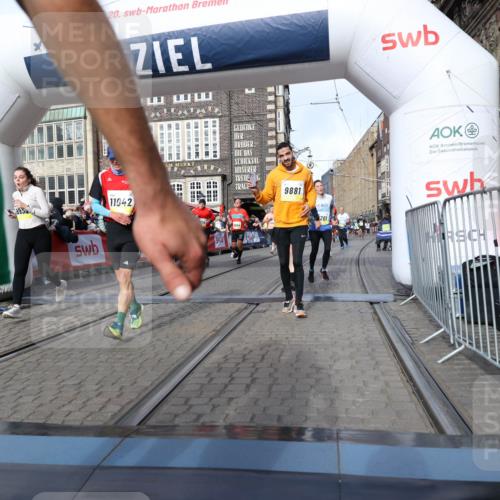 05.10.2025 - 20. swb-Marathon Bremen Yannick Fuchs http://msf.ph/oto/9256260 05.10.2025 10:55:25 Ziel 9176, 9201, 9318, 9350, 9514, 9654, 9881, 9933, 10003, 10116, 10326, 10970, 11042, 11115, 11140, 11702 meine-sportfotos.de