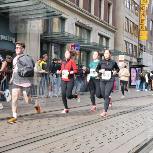 05.10.2025 - 20. swb-Marathon Bremen Strokosch-Dieckow http://msf.ph/oto/9256263 05.10.2025 10:57:41 Ziel 9221, 9330, 9568, 9576, 9582, 9634, 9719, 9872, 9952, 10127, 10219, 10377, 10395, 10398, 10459, 10577, 10620, 10651, 10703, 10793, 10834, 10890, 10975, 11023, 11058, 11116, 11301, 11457, 11469, 11562, 11564, 11575, 11601, 11608, 11663, 11744, 9221, 9330, 9568, 9576, 9582, 9634, 9719, 9872, 9952, 10127, 10219, 10377, 10395, 10398, 10459, 10577, 10620, 10651, 10703, 10793, 10834, 10890, 10975, 11023, 11058, 11562, 11601, 11608, 11663 meine-sportfotos.de