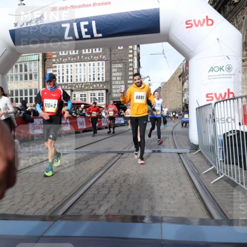 05.10.2025 - 20. swb-Marathon Bremen Yannick Fuchs http://msf.ph/oto/9256277 05.10.2025 10:55:25 Ziel 9176, 9201, 9318, 9350, 9514, 9654, 9881, 9933, 10003, 10116, 10326, 10970, 11042, 11115, 11140, 11702 meine-sportfotos.de