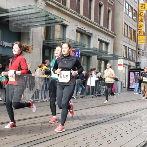 05.10.2025 - 20. swb-Marathon Bremen Strokosch-Dieckow http://msf.ph/oto/9256295 05.10.2025 10:57:42 Ziel 9221, 9330, 9568, 9576, 9582, 9634, 9719, 9872, 9952, 10127, 10219, 10377, 10395, 10398, 10459, 10577, 10620, 10651, 10703, 10793, 10834, 10890, 10975, 11023, 11058, 11116, 11301, 11469, 11562, 11564, 11575, 11601, 11608, 11663, 9221, 9330, 9568, 9576, 9582, 9634, 9719, 9872, 9952, 10127, 10219, 10377, 10395, 10398, 10459, 10577, 10620, 10651, 10703, 10793, 10834, 10890, 10975, 11023, 11058, 11562, 11601, 11608, 11663 meine-sportfotos.de