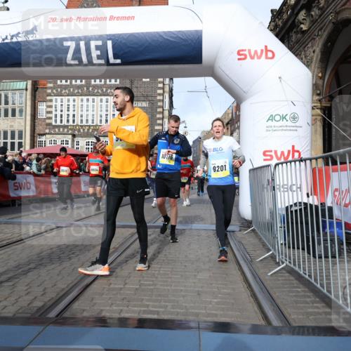 05.10.2025 - 20. swb-Marathon Bremen Yannick Fuchs http://msf.ph/oto/9256352 05.10.2025 10:55:27 Ziel 9201, 9318, 9350, 9514, 9654, 9881, 9933, 10116, 10260, 10970, 11042, 11115, 11140, 11431, 11702 meine-sportfotos.de