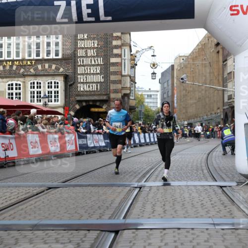 05.10.2025 - 20. swb-Marathon Bremen Yannick Fuchs http://msf.ph/oto/9256379 05.10.2025 10:46:49 Ziel 9366, 9961, 10268, 10411, 11268, 11327 meine-sportfotos.de