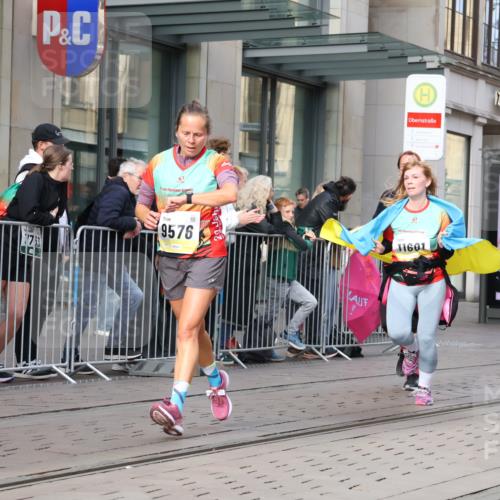 05.10.2025 - 20. swb-Marathon Bremen Strokosch-Dieckow http://msf.ph/oto/9256408 05.10.2025 10:57:46 Ziel 7077, 9221, 9330, 9568, 9576, 9582, 9634, 9719, 9872, 9952, 10127, 10368, 10377, 10395, 10398, 10459, 10577, 10620, 10651, 10703, 10786, 10793, 11049, 11058, 11116, 11301, 11469, 11562, 11601, 11608, 11663, 7077, 9221, 9330, 9568, 9576, 9582, 9634, 9719, 9872, 9952, 10127, 10368, 10377, 10395, 10398, 10459, 10577, 10620, 10651, 10703, 10786, 10793, 11058, 11562, 11601, 11608, 11663 meine-sportfotos.de