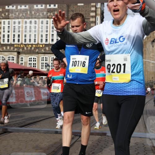 05.10.2025 - 20. swb-Marathon Bremen Yannick Fuchs http://msf.ph/oto/9256412 05.10.2025 10:55:28 Ziel 9201, 9350, 9514, 9654, 9881, 9933, 10116, 10260, 10970, 11042, 11115, 11140, 11380, 11431, 11702 meine-sportfotos.de